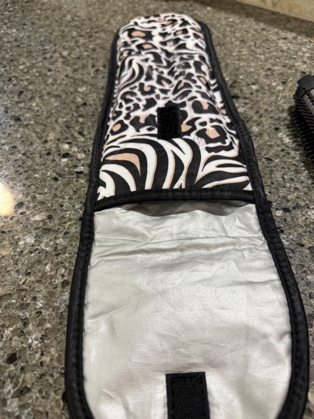 BaBylissPro Nano Titanium Omni Styler 1-1/4” Flat Iron & Style Comb BABNT8125 - Picture 8 of 8